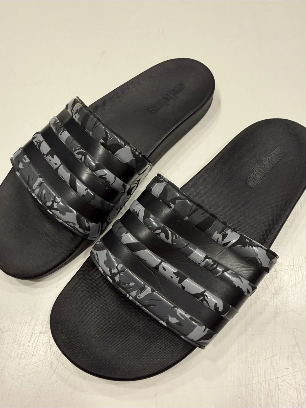adidas Men's Black and Gray Patterned Slide Sandals